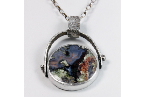 Plume Agate Swing Pendant Necklace
